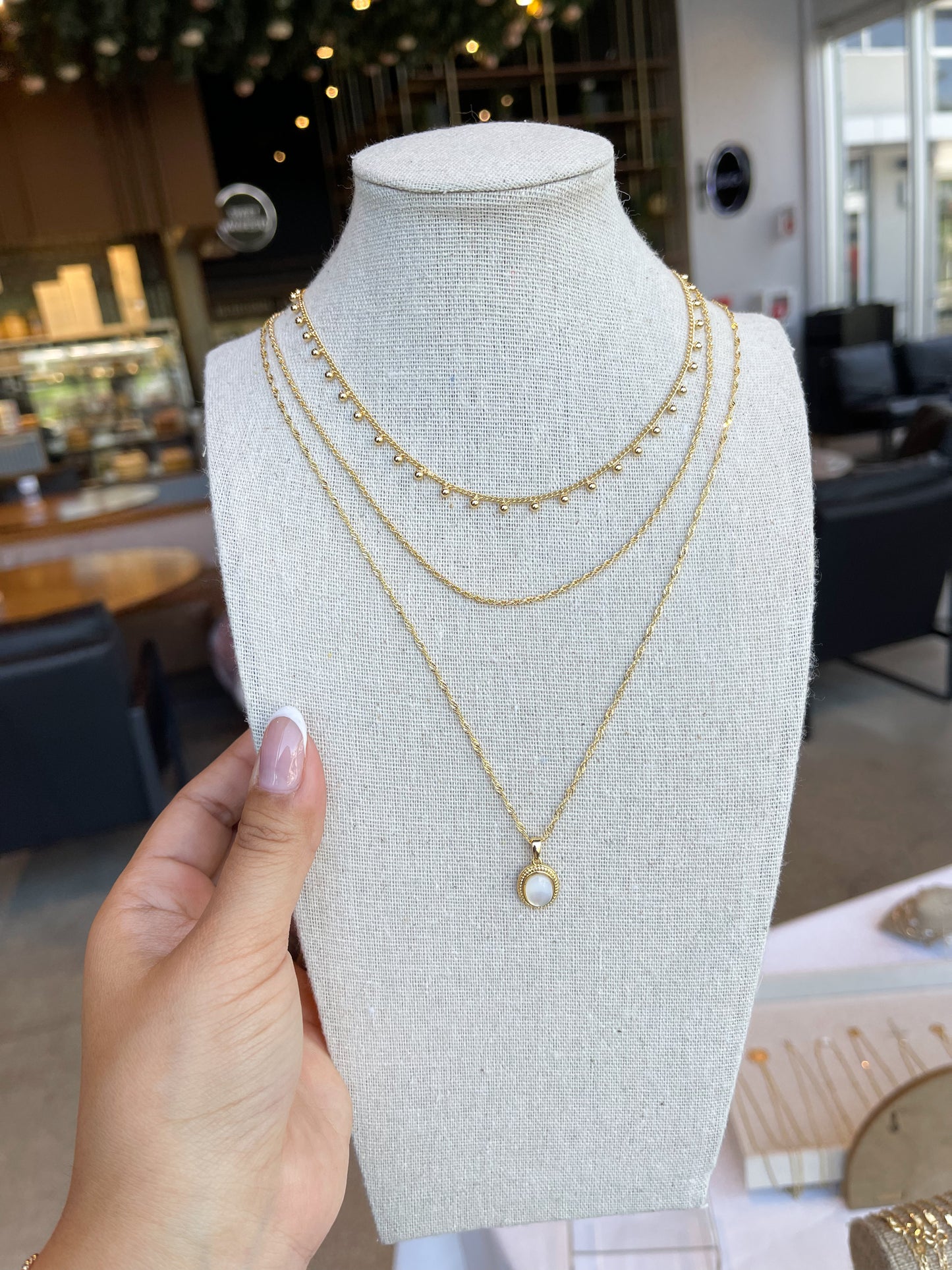 Alexia Mother of Pearl Necklace