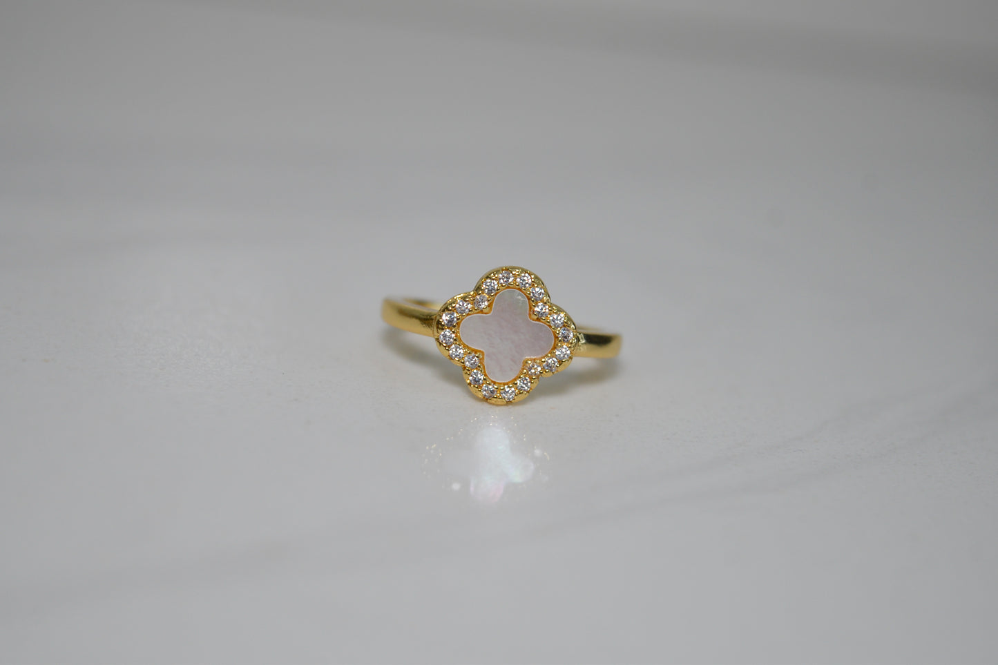 Clover Pearl Ring